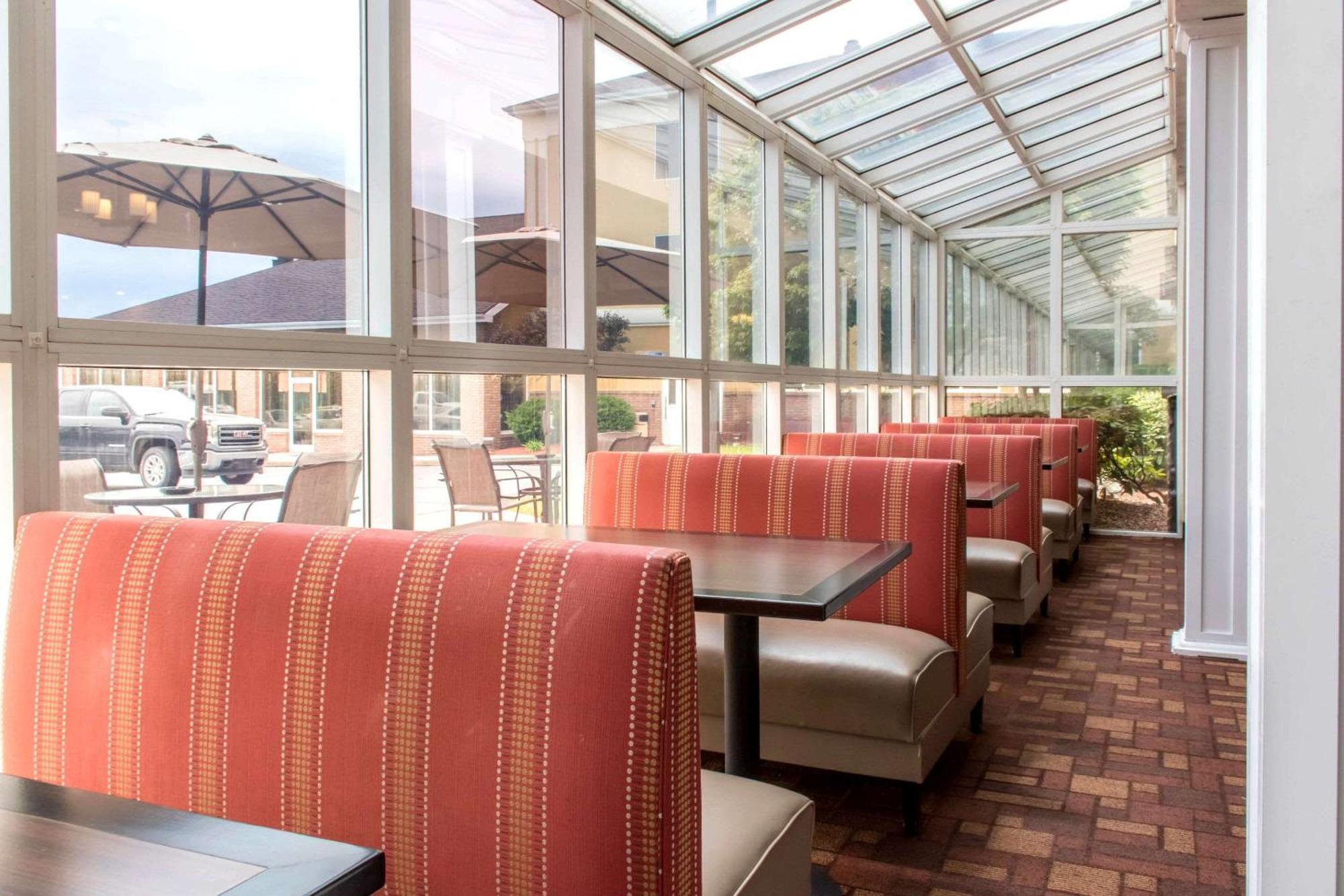 Comfort Suites Scranton Near Montage Mountain Экстерьер фото