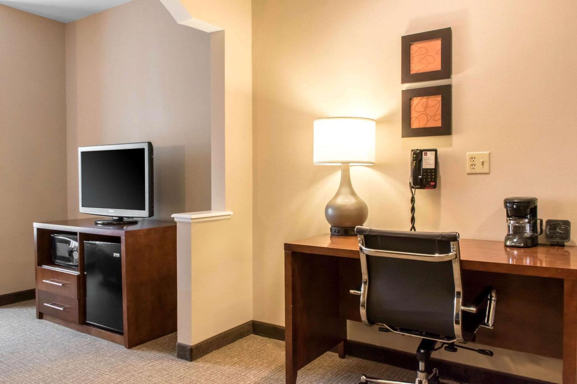 Comfort Suites Scranton Near Montage Mountain Экстерьер фото